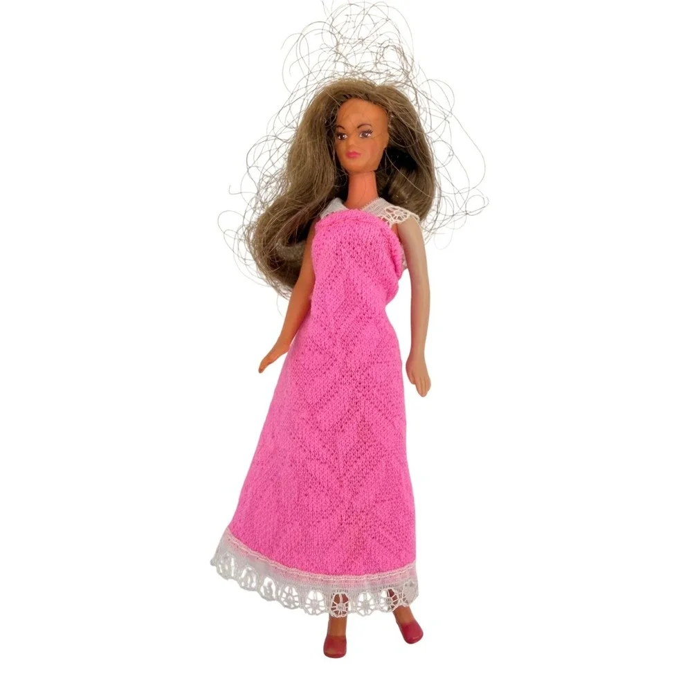 Vintage 1981 CPG Kenner Glamour Girls 4' Fashion Doll Brown Hair Pink Knit Dress